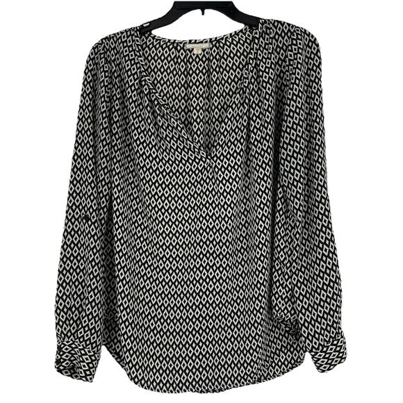 Pleione Black White Top Geometric Print Long Roll Tab Sleeves V Neck Size M - Picture 1 of 10